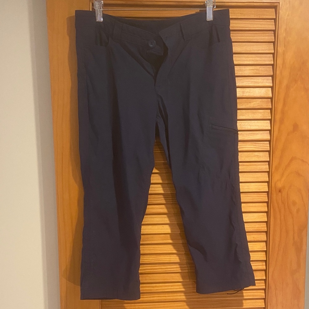 Eddie Bauer stretch Capri Athletic Shorts